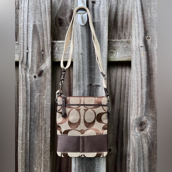 NWOT Coach Signature Stripe Crossbody Swing Pack - Picture 4 of 12